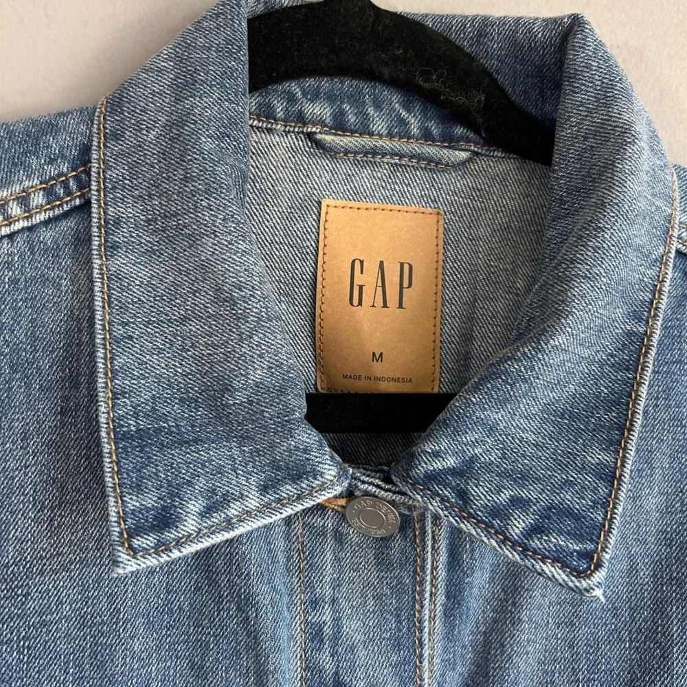 GAP Icon Denim Jacket Medium Wash Blue Cotton Trucker S/797118-00 Mens M